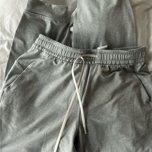 lululemon 7/8 soft joggers size 6